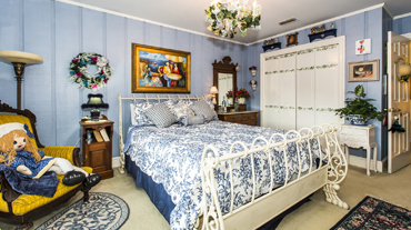 Wedgewood Guest Room - Charlotte Bed & Breakfast